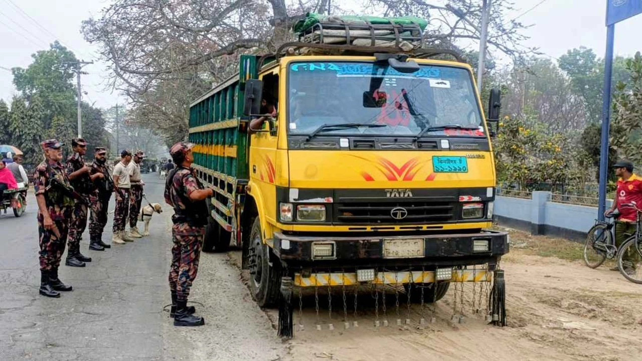 চুয়াডাঙ্গা সীমান্তে জ্বালানি তেল পাচার রোধে বিজিবির কড়া নজরদারি