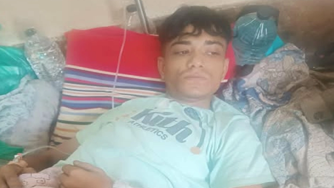 যশোরের রেল স্টেশনের সামনে ভোর রাতে যুবককে ছুরিকাঘাত, যশোর জেনারেল হাসপাতালে ভর্তি
