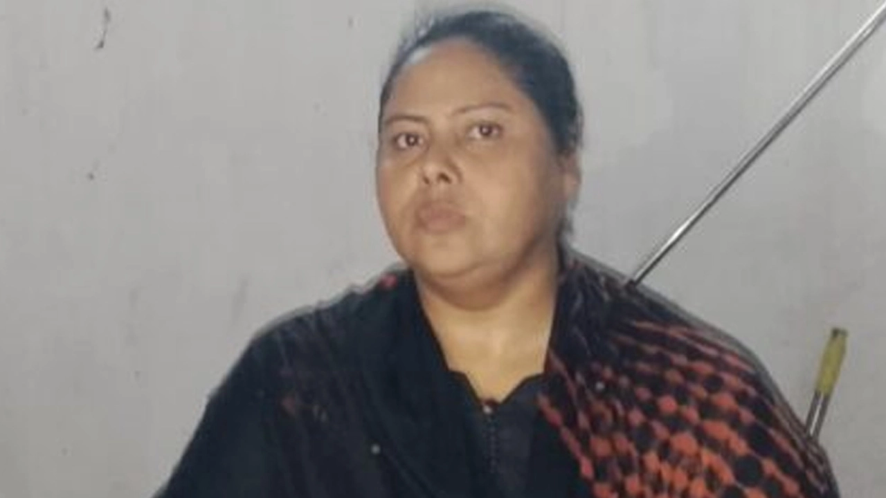 যশোরের সেই নারী প্রতারক মাহমুদার নামে একদিনেই আট মামলা