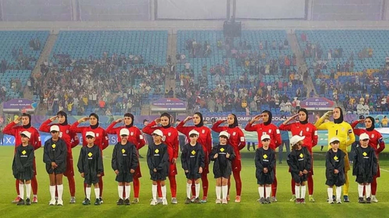 নারী ফুটবলারদের দেশে ফিরতে আহ্বান ইরানের