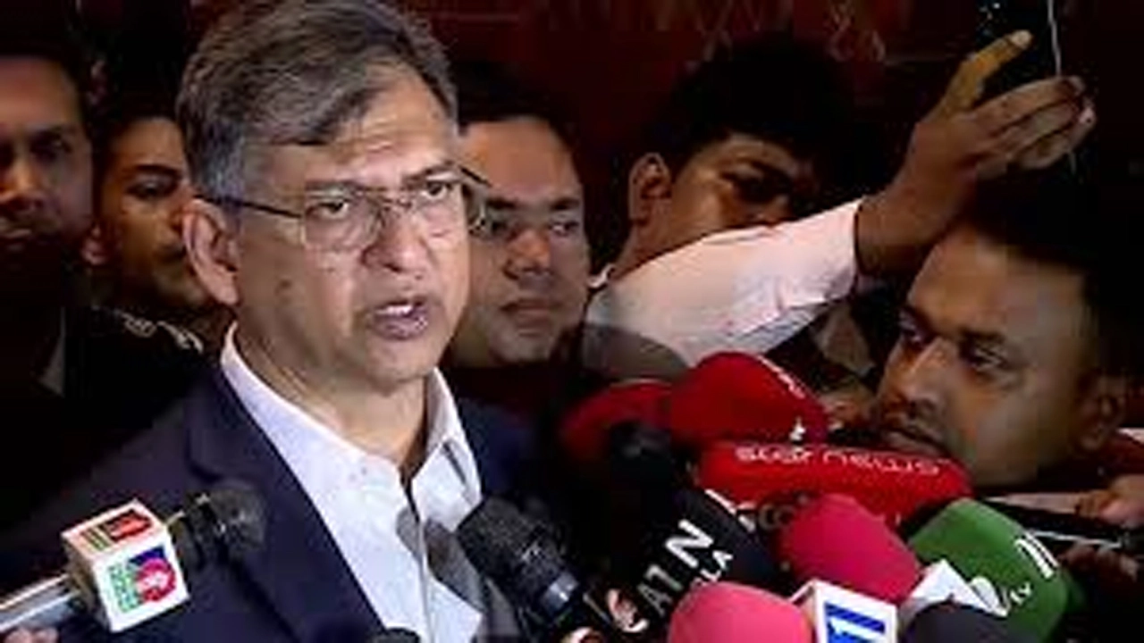 স্বরাষ্ট্রমন্ত্রী সালাহউদ্দিন আহমদ।