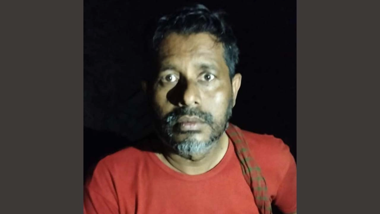 উদ্ধারের পর ওষুধ ব্যবসায়ী জাহাঙ্গীর আলম । ছবি : সংগৃহীত