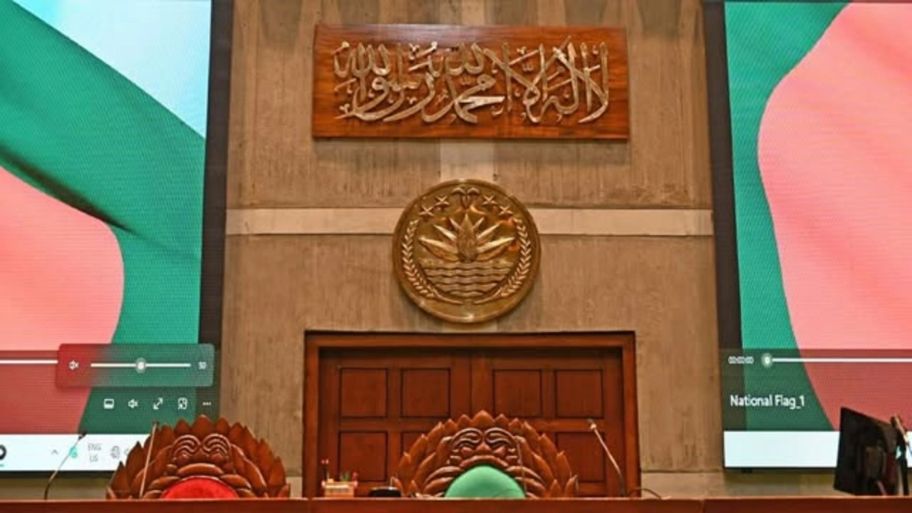 জাতীয় সংসদ কক্ষে কালিমা তাইয়্যেবা ক্যালিগ্রাফি স্থাপন