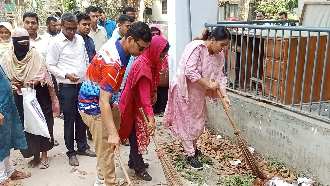 রাজাপুরে ডেঙ্গু বিষয়ক সচেতনতামূলক অভিযান