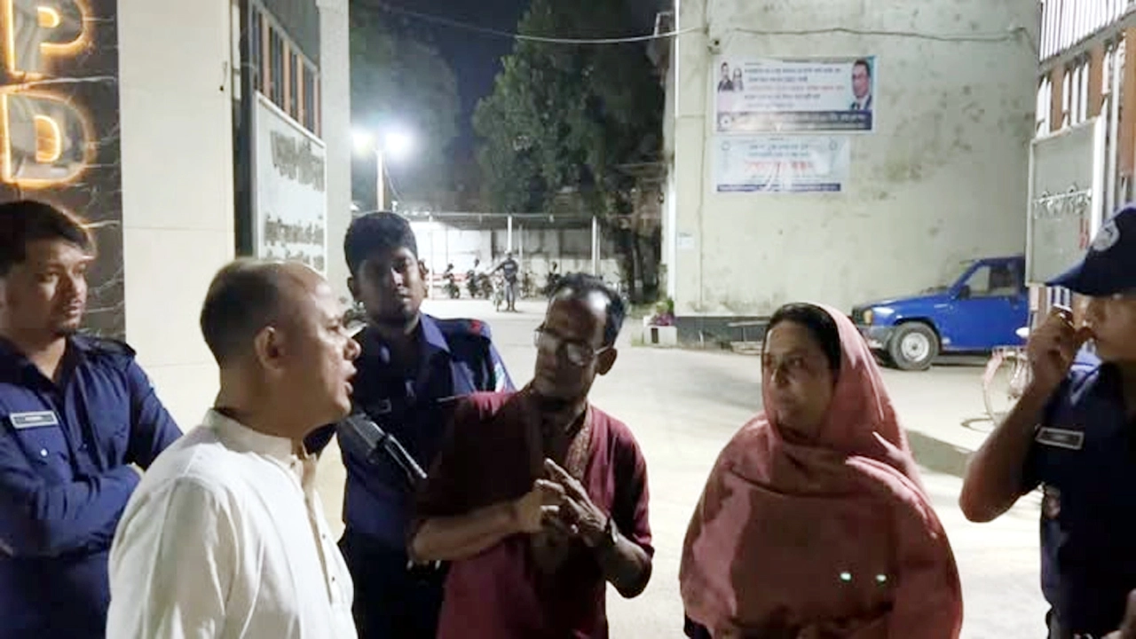 যশোরে লোভে পড়ে প্রতারণার শিকার হয়ে লাখ টাকা খুইয়েছেন এক নারী