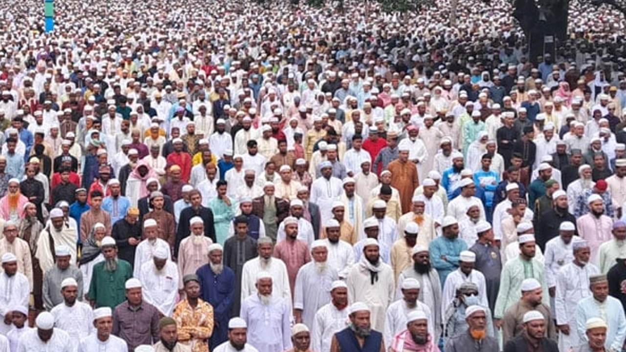 শোলাকিয়া ঈদগাহে ৬ লাখের বেশি মুসল্লির অংশগ্রহণ