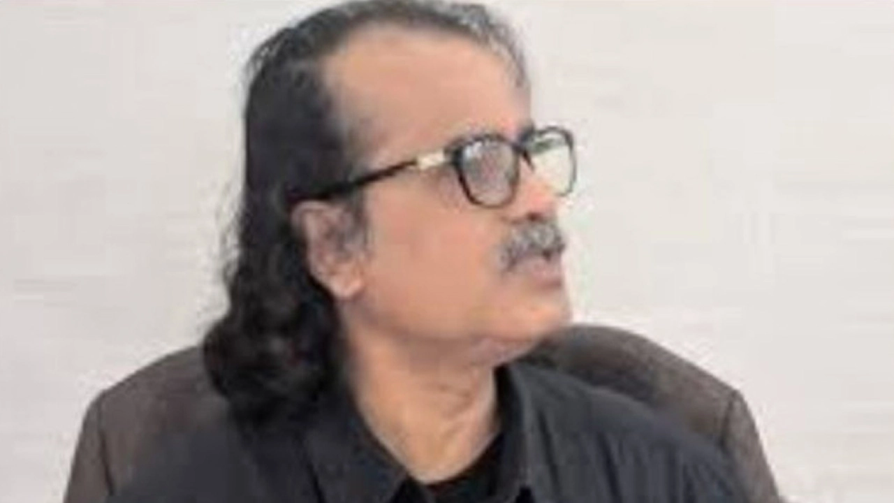 যশোরে সাংবাদিক বেনজীন খানের সঙ্গে দুই আইনজীবীর মারমুখী আচরণ
