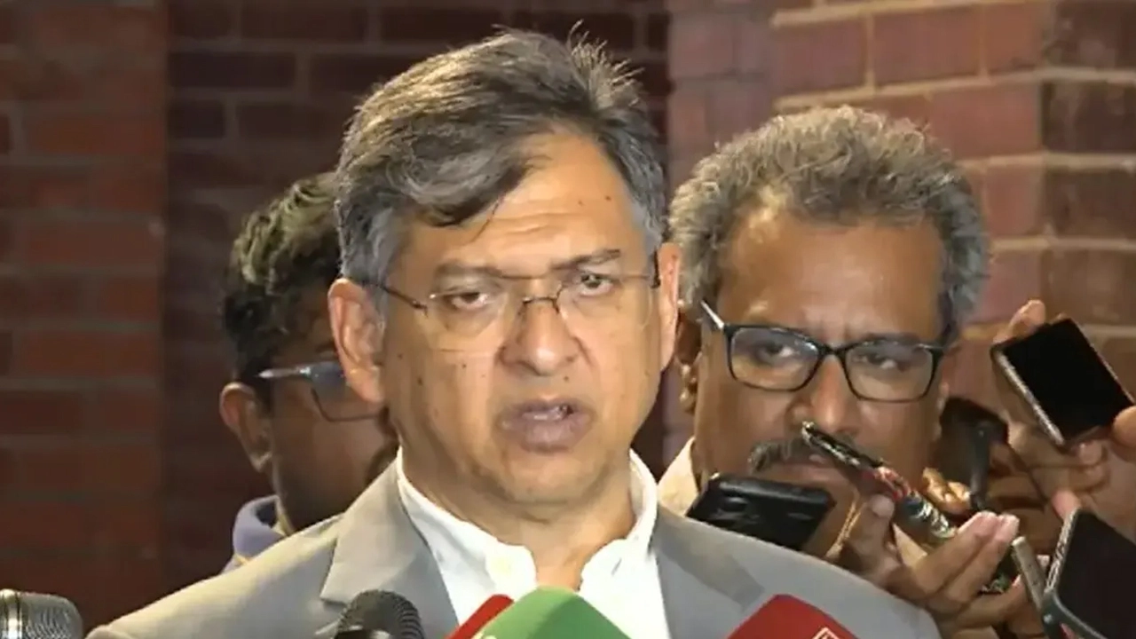 স্বরাষ্ট্রমন্ত্রী সালাউদ্দিন আহমেদ।