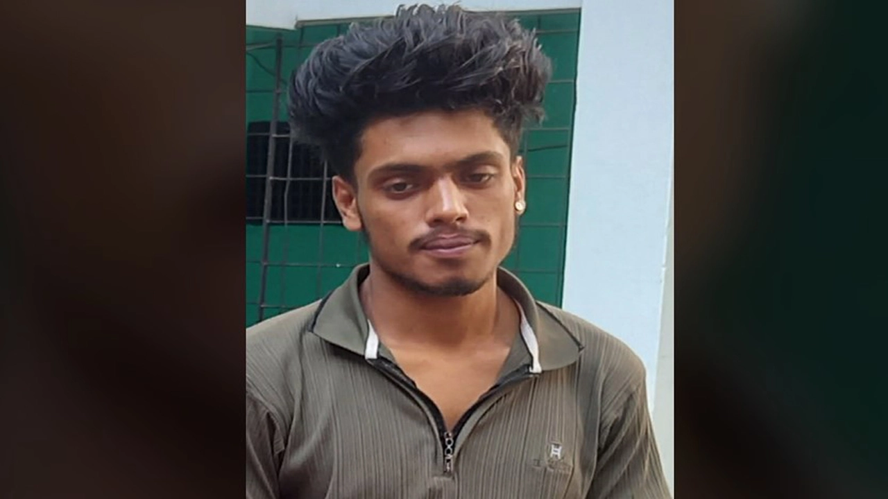 আটক জিসান । ছবি-গ্রামের কাগজ