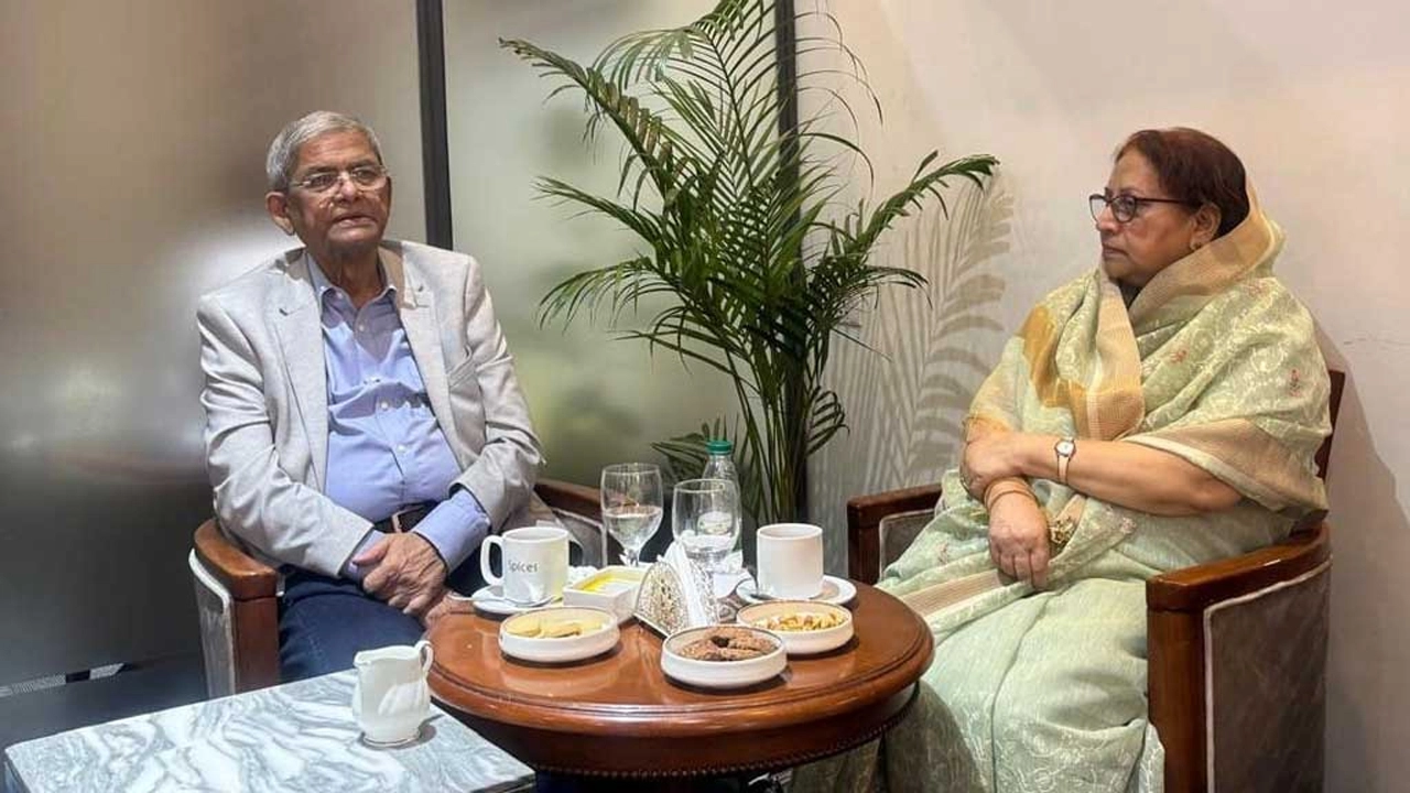 স্বাস্থ্য পরীক্ষার জন্য স্ত্রীকে নিয়ে সিঙ্গাপুর গেলেন মির্জা ফখরুল