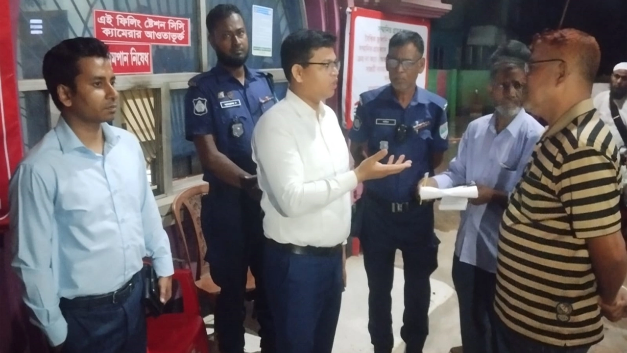 খাজুরায় তাহের পাম্পের ম্যানেজারকে জরিমানা