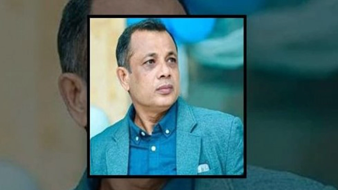 সাবেক পরিচালক ‘ডিস বাবু । ছবি-গ্রামের কাগজ