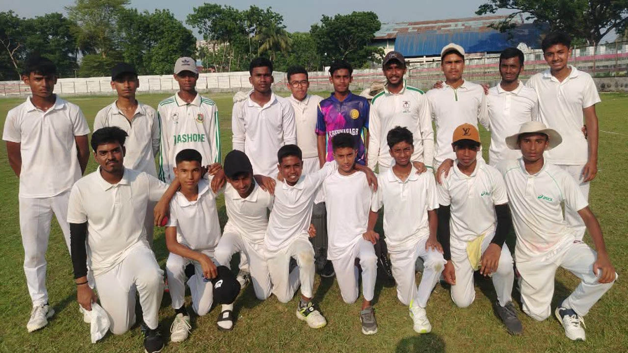 জয় পেয়েছে ঝিকরগাছার বিএম মাধ্যমিক বিদ্যালয়। ছবি : গ্রামের কাগজ