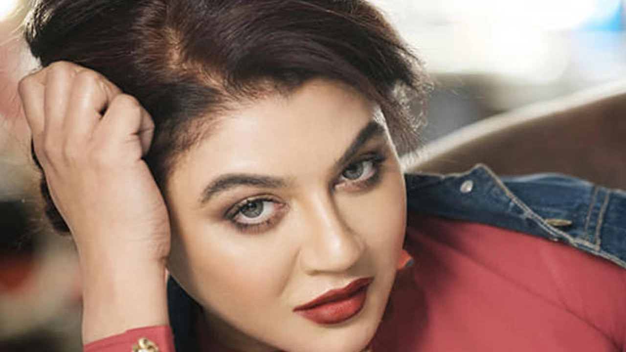 ঢাকা-কলকাতার জনপ্রিয় অভিনেত্রী জয়া আহসান