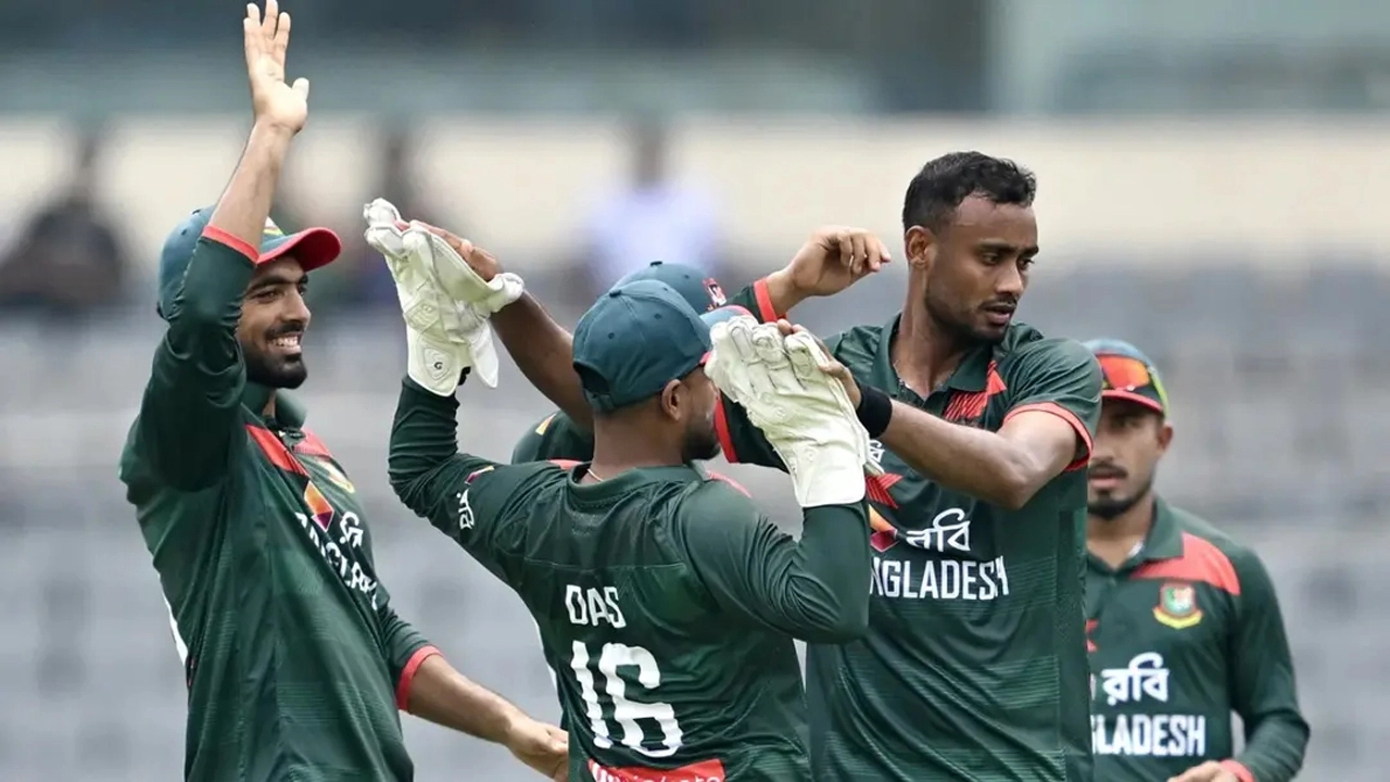 নিকোলসের বিদায়, দেড়শো পেরোলো নিউজিল্যান্ড