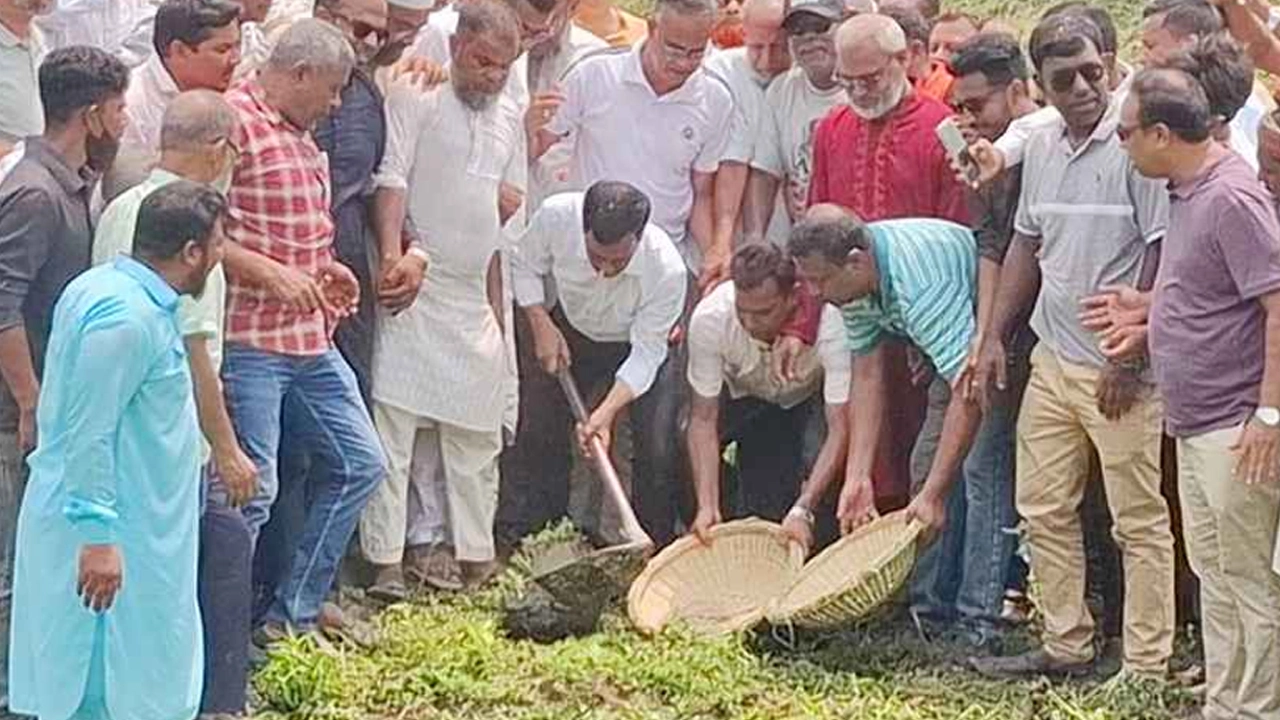 নওগাঁয় দুই খাল পুনঃখনন প্রকল্পের উদ্বোধন
