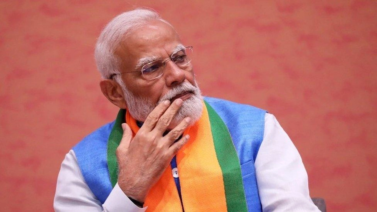 ভারতের পার্লামেন্টে মোদির বিরল রাজনৈতিক ধাক্কা