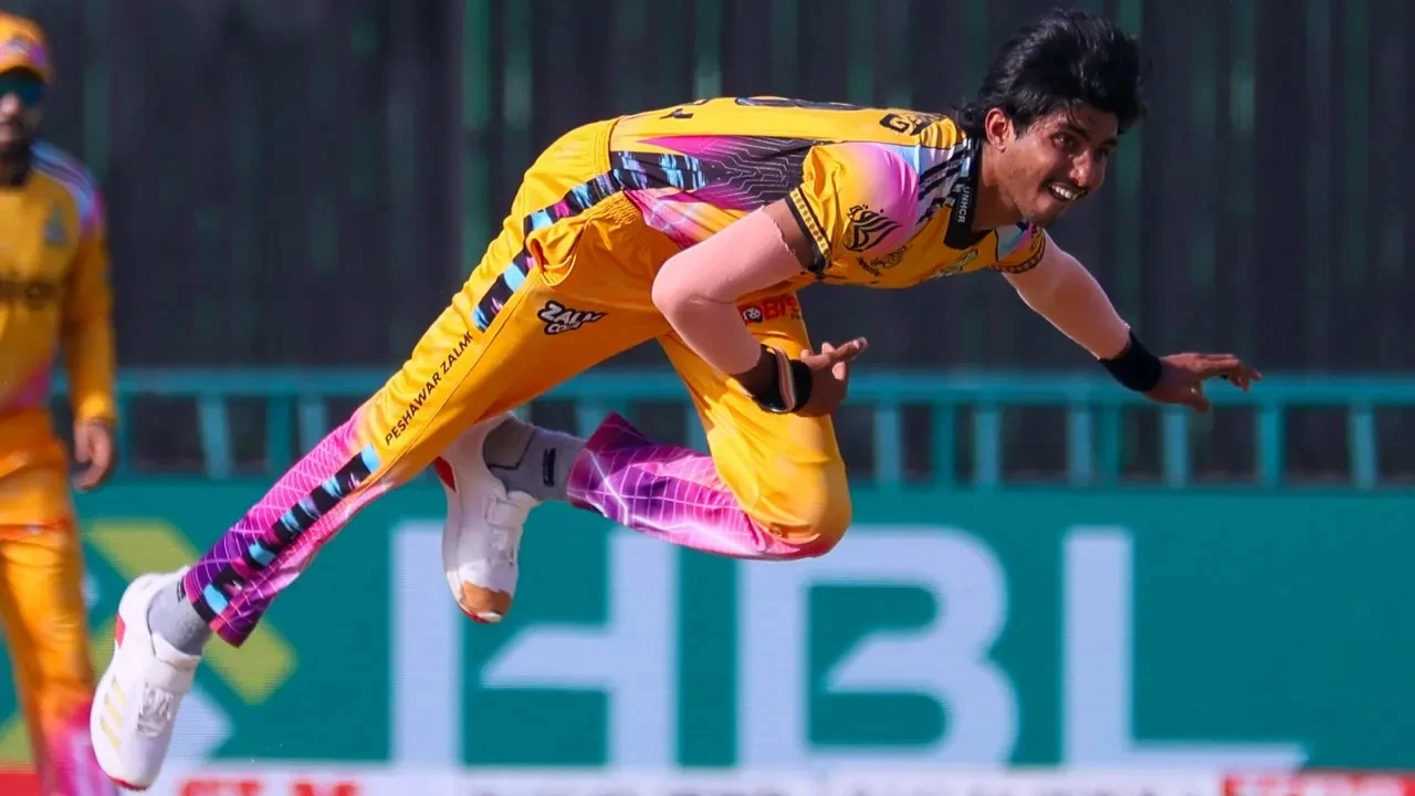 পিএসএলে ইতিহাস গড়লেন আলী রাজা