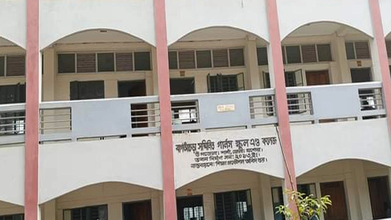 যশোরে এসএসসিতে ভুল প্রশ্নে পরীক্ষা, অনিশ্চিত ১২ শিক্ষার্থীর ভবিষ্যত