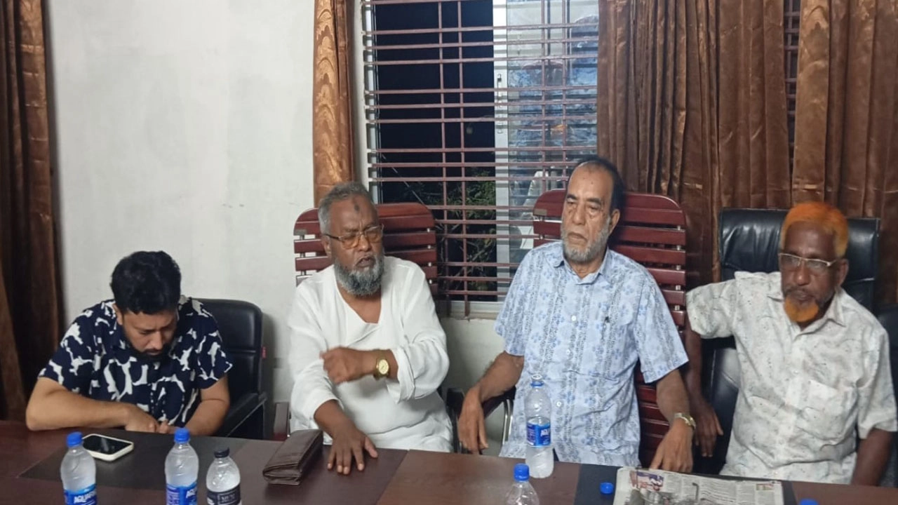 ঝিকরগাছা উপজেলা বিএনপির শীর্ষ নেতাদের জরুরী বৈঠক