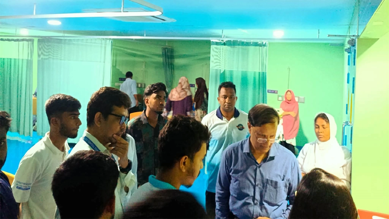 যবিপ্রবি হলের খাবার খেয়ে অসুস্থ ৭০ নারী শিক্ষার্থী