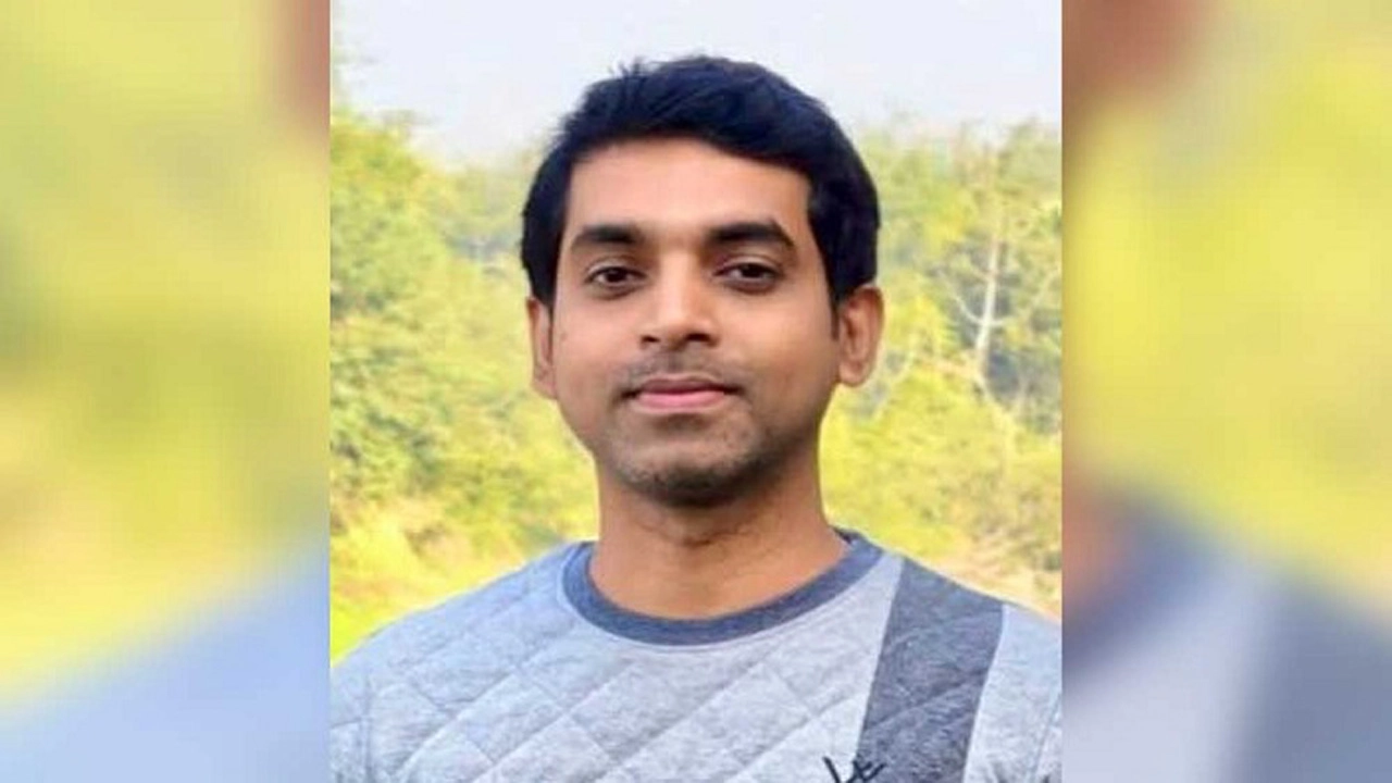 কাস্টমস কর্মকর্তা বুলেট বৈরাগী। ছবি: সংগৃহীত