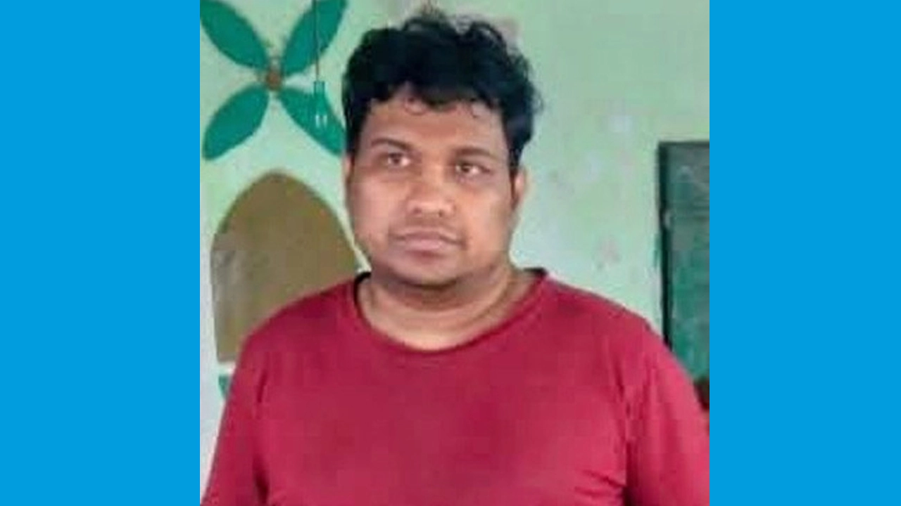 বাংলাবান্ধা সীমান্তে ডলারসহ ভারতীয় নাগরিক আটক