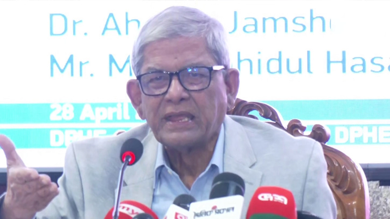 স্থানীয় সরকারমন্ত্রী মির্জা ফখরুল ইসলাম আলমগীর।
