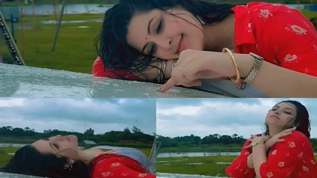 বৃষ্টিভেজা পরীমনির স্নিগ্ধ রূপ