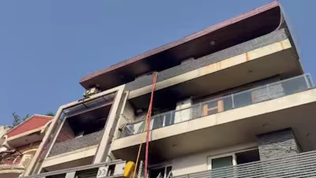 দিল্লির বিবেক বিহারে অগ্নিকাণ্ড