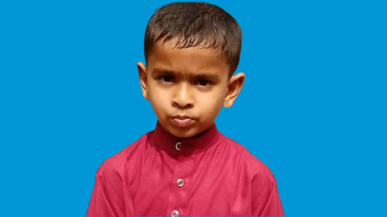 ভুল চিকিৎসায় চার আঙুল হারালো আবিদ