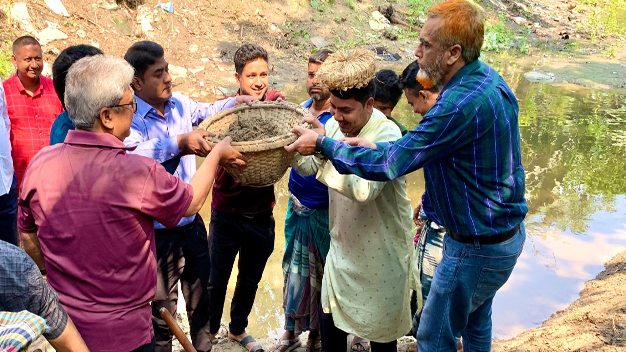 পবার বৈরাগীর খাল পুনঃখনন শুরু: সেচ সুবিধা বৃদ্ধি ও জলাবদ্ধতা নিরসনে আশাবাদী ২০ হাজার পরিবার