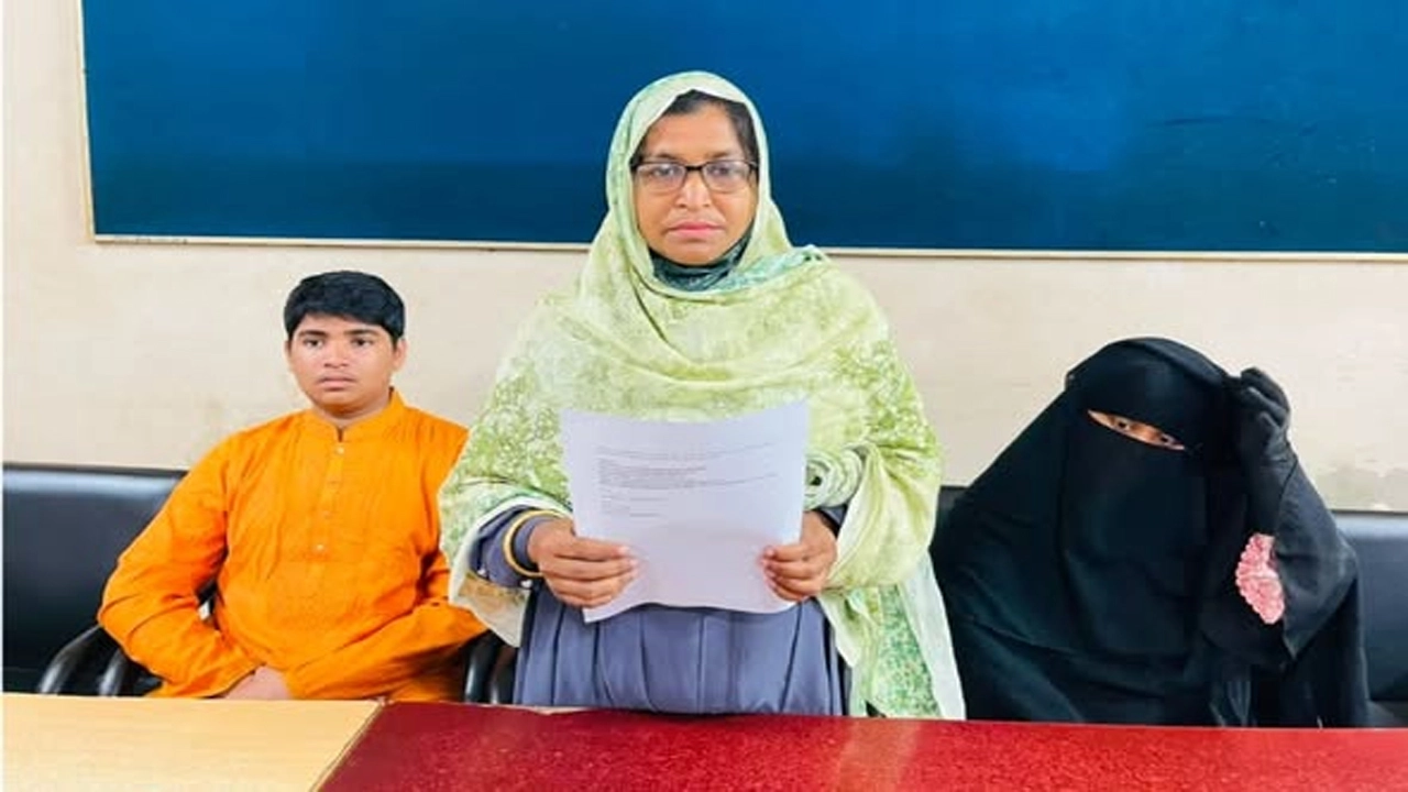 যশোরে স্বামী-শ্বশুরবাড়ির নির্যাতনের বিচার চেয়ে নারীর সংবাদ সম্মেলন