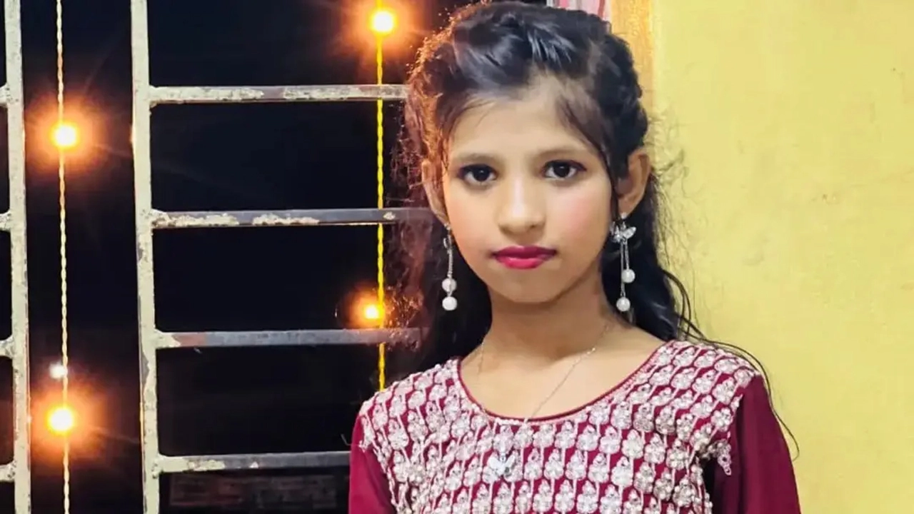 চট্টগ্রামে গুলিবিদ্ধ স্কুলছাত্রী রেশমী অবশেষে মারা গেছে