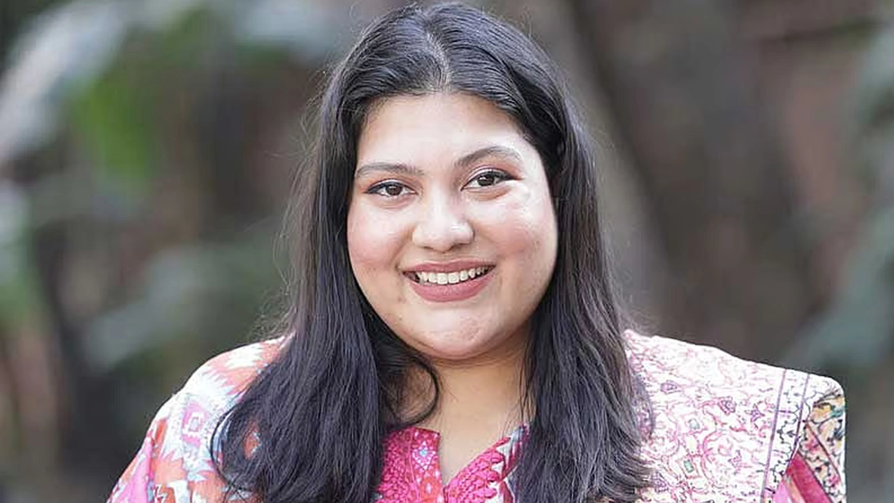 মারা গেলেন কারিনা কায়সার