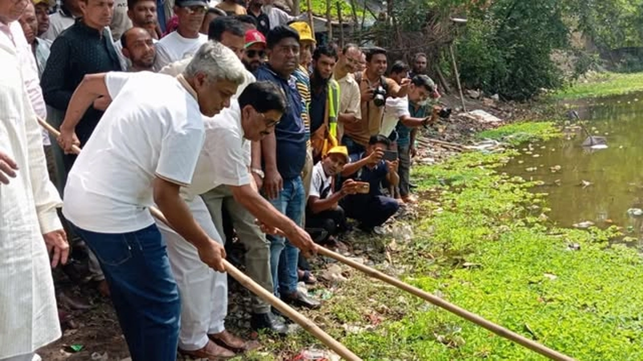 যশোরে পরিচ্ছন্নতা অভিযান উদ্বোধন বিদ্যুৎ প্রতিমন্ত্রীর