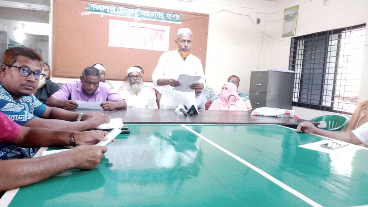 ‘মামলাবাজ’ চক্রের বিরুদ্ধে নওয়াপাড়া প্রেসক্লাবে সংবাদ সম্মেলন
