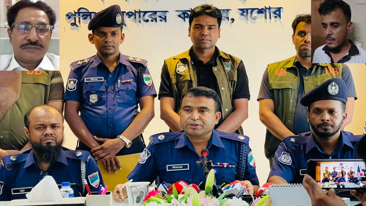 যশোরের অভয়নগরের ব্যবসায়ী আনিছুর রহমান হত্যাকাণ্ডের প্রধান আসামি শাহ মাহমুদকে গ্রেফতার করেছে পুলিশ। ছবি : গ্রামের কাগজ