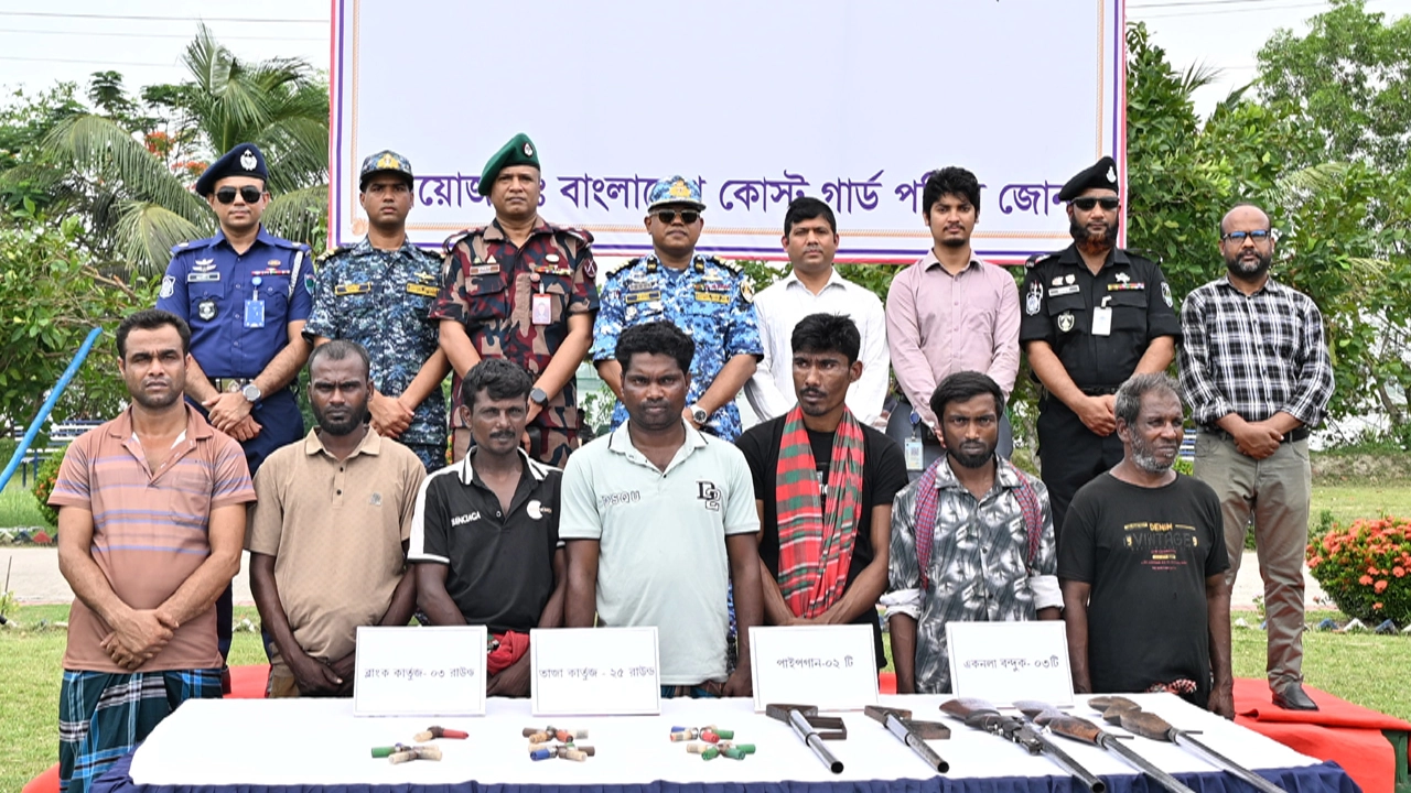 সুন্দরবনে ‘ছোট সুমন বাহিনী’র আত্মসমর্পণ