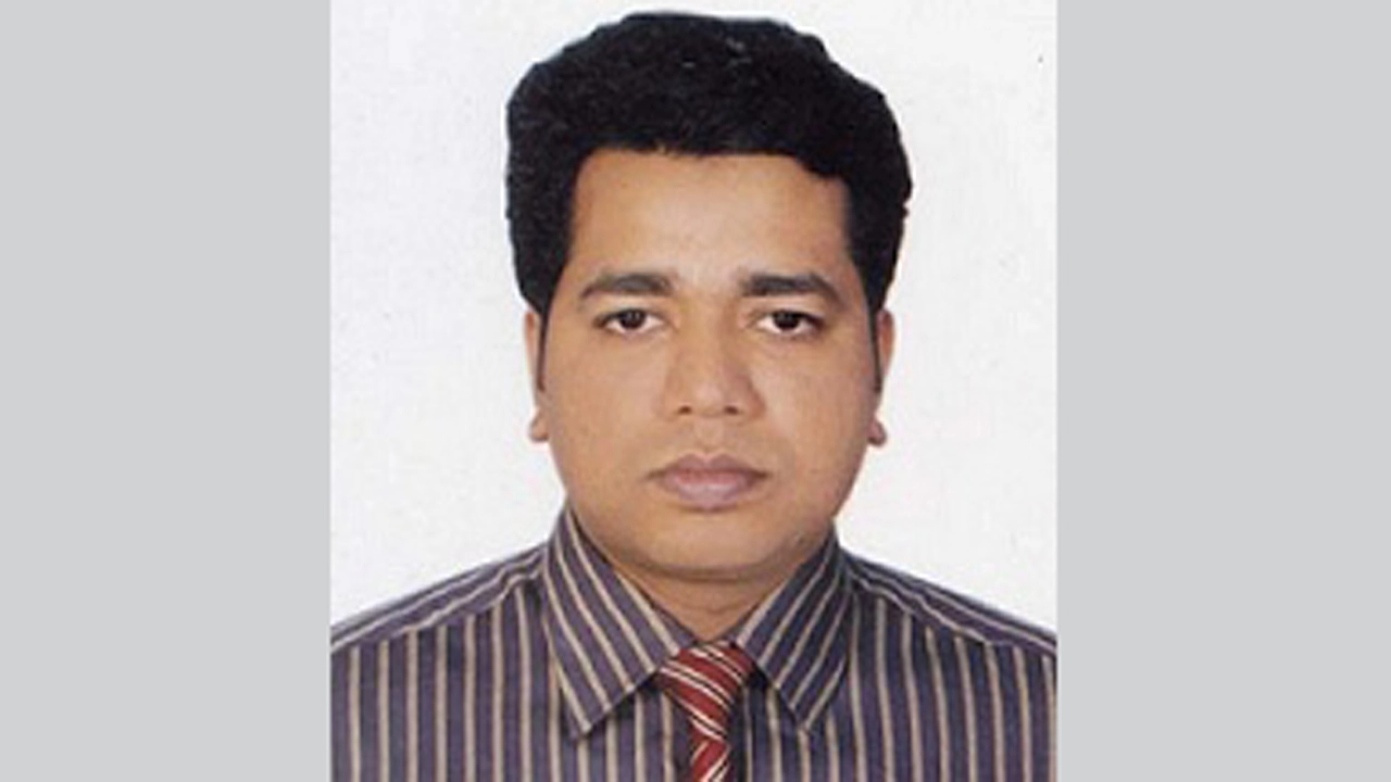 শাখারীপোতা সরকারি প্রাথমিক বিদ্যালয়ের সহকারী শিক্ষক আরিফুর রহমান