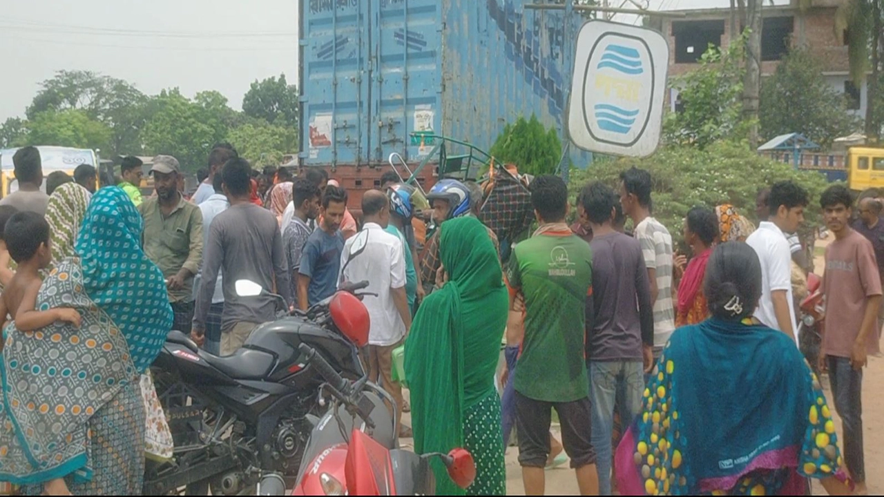 যশোর-খুলনা মহাসড়কে সড়ক দুর্ঘটনায় নারী-শিশুসহ নিহত ৩, চালক আটক