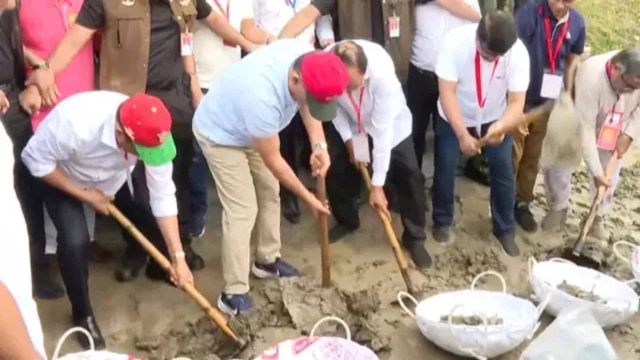 ত্রিশালে ধরার খাল পুনঃখনন উদ্বোধন করলেন প্রধানমন্ত্রী