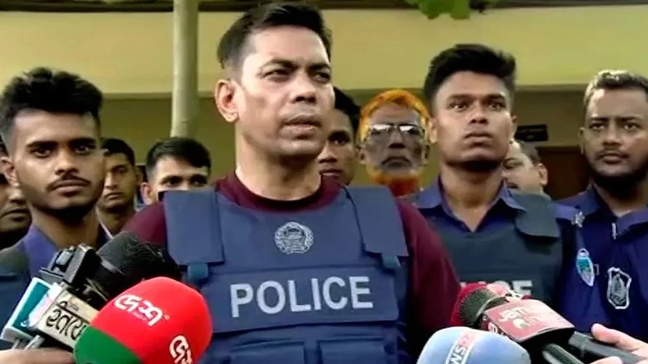 জঙ্গল সলিমপুরে সন্ত্রাস দমনে কঠোর অবস্থান পুলিশের