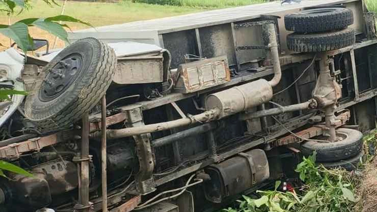 সাতক্ষীরায় পিকআপ-মোটরসাইকেল সংঘর্ষে নিহত ২