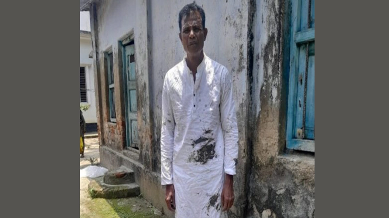 ঈদের দিন বিএনপি নেতা বাবুল আক্তারের ওপর হামলার অভিযোগ। ছবি: গ্রামের কাগজ