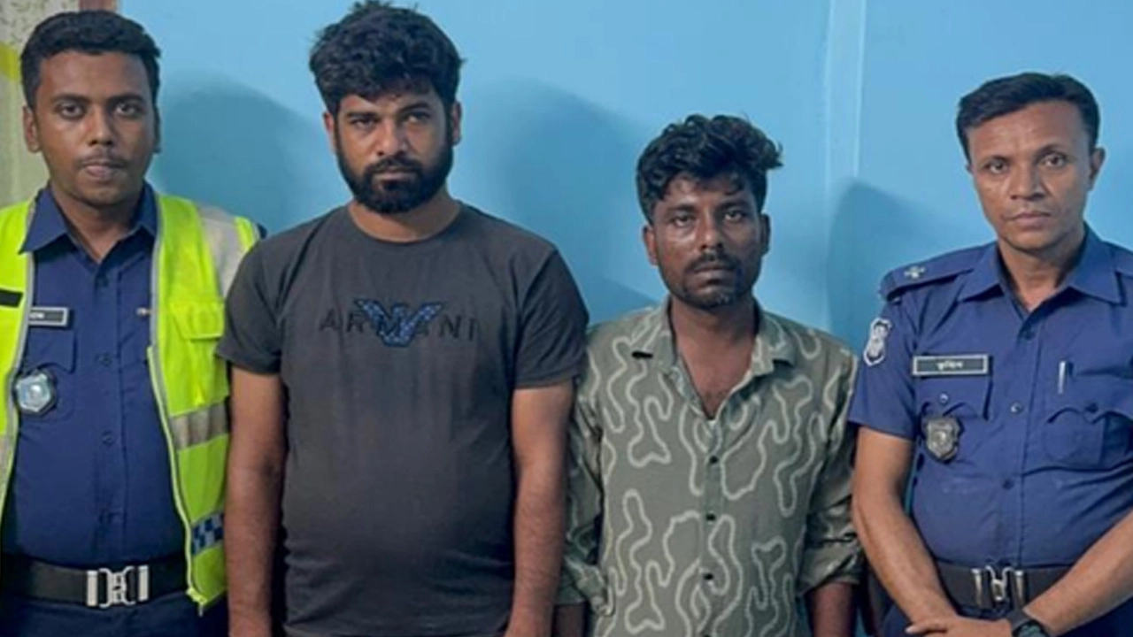 যশোরে ব্ল্যাকমেইলিং ও অপরাধচক্রের দুই সদস্য গাঁজাসহ আটক