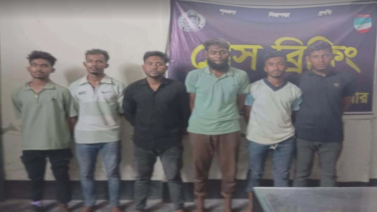ছবি: গ্রামের কাগজ
