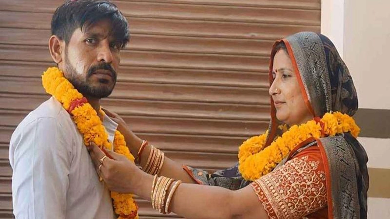 স্ত্রীকে তালাক দিয়ে শাশুড়িকে বিয়ে!