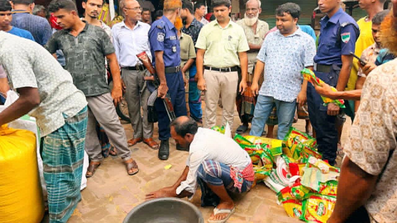 মহম্মদপুরে মেয়াদোত্তীর্ণ কীটনাশকে নতুন সিল