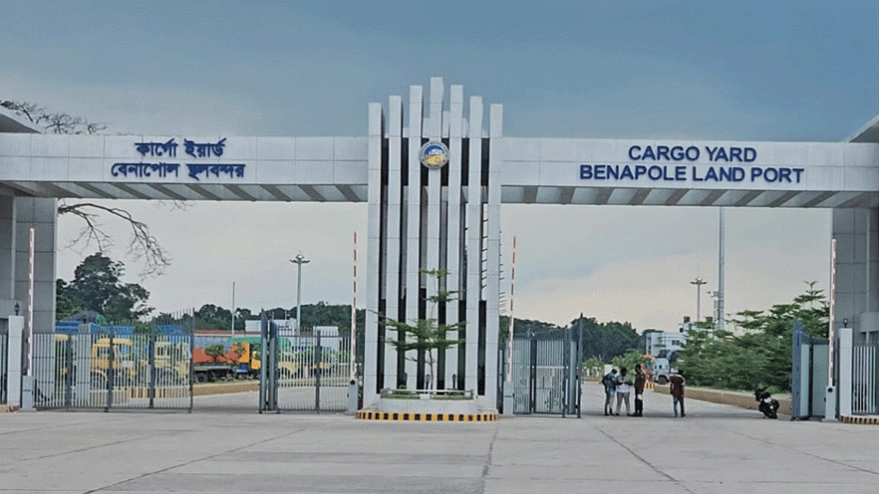 বেনাপোল বন্দরে অনির্দিষ্টকালের কর্মবিরতির ঘোষণা